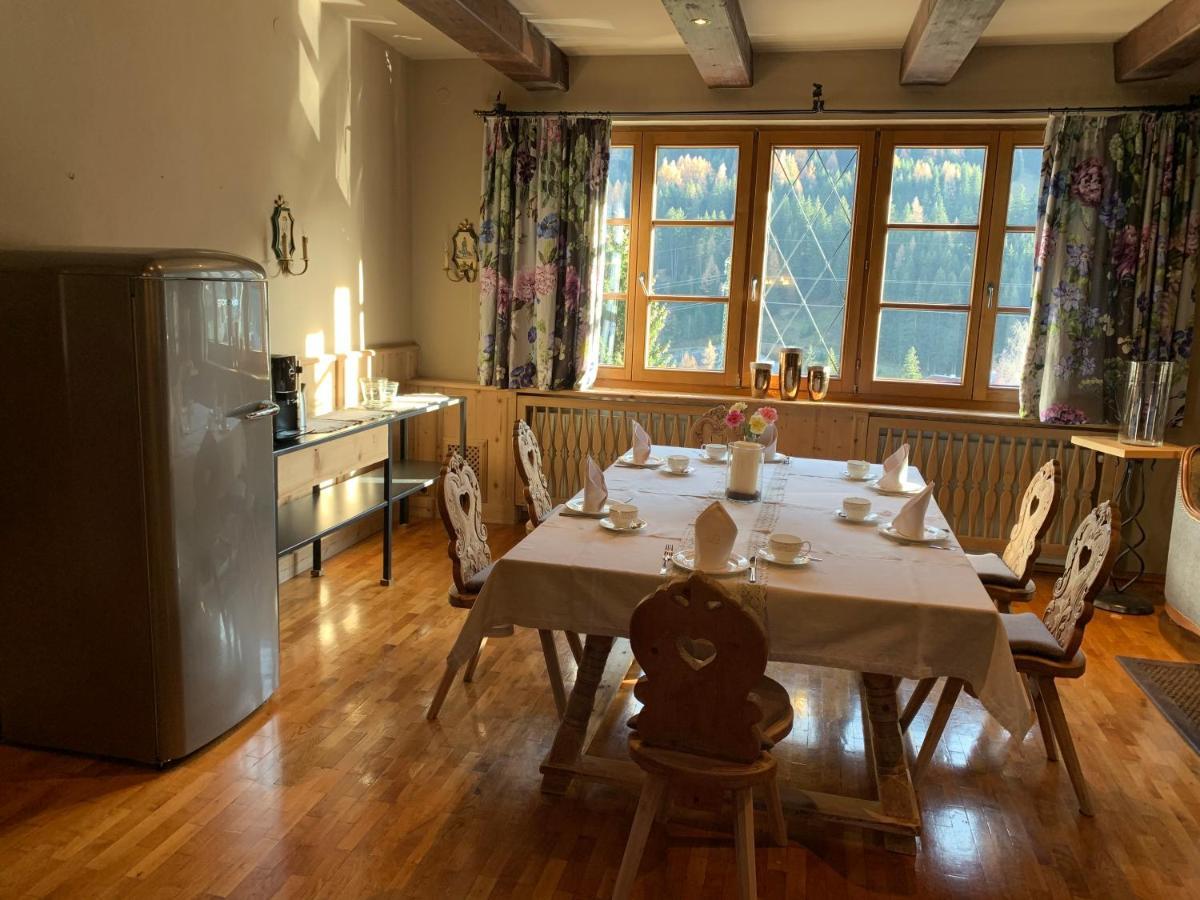 Chalet Brunnenhof 장크트안톤암아를베르크 외부 사진