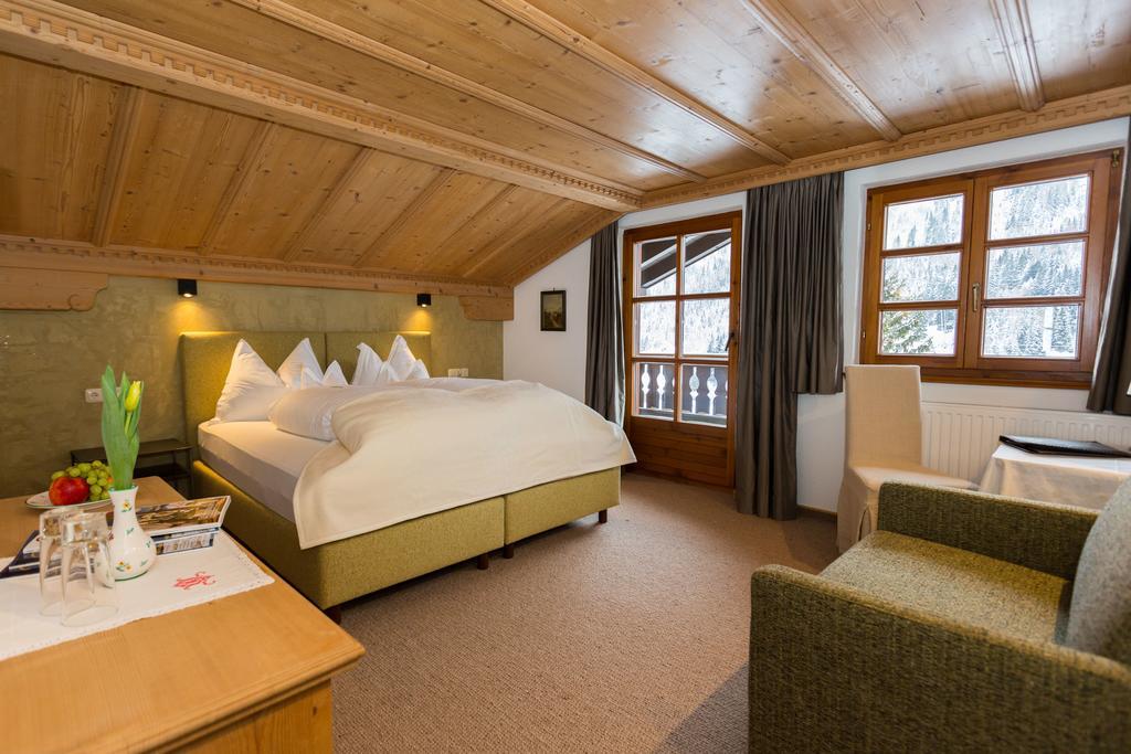 Chalet Brunnenhof 장크트안톤암아를베르크 외부 사진
