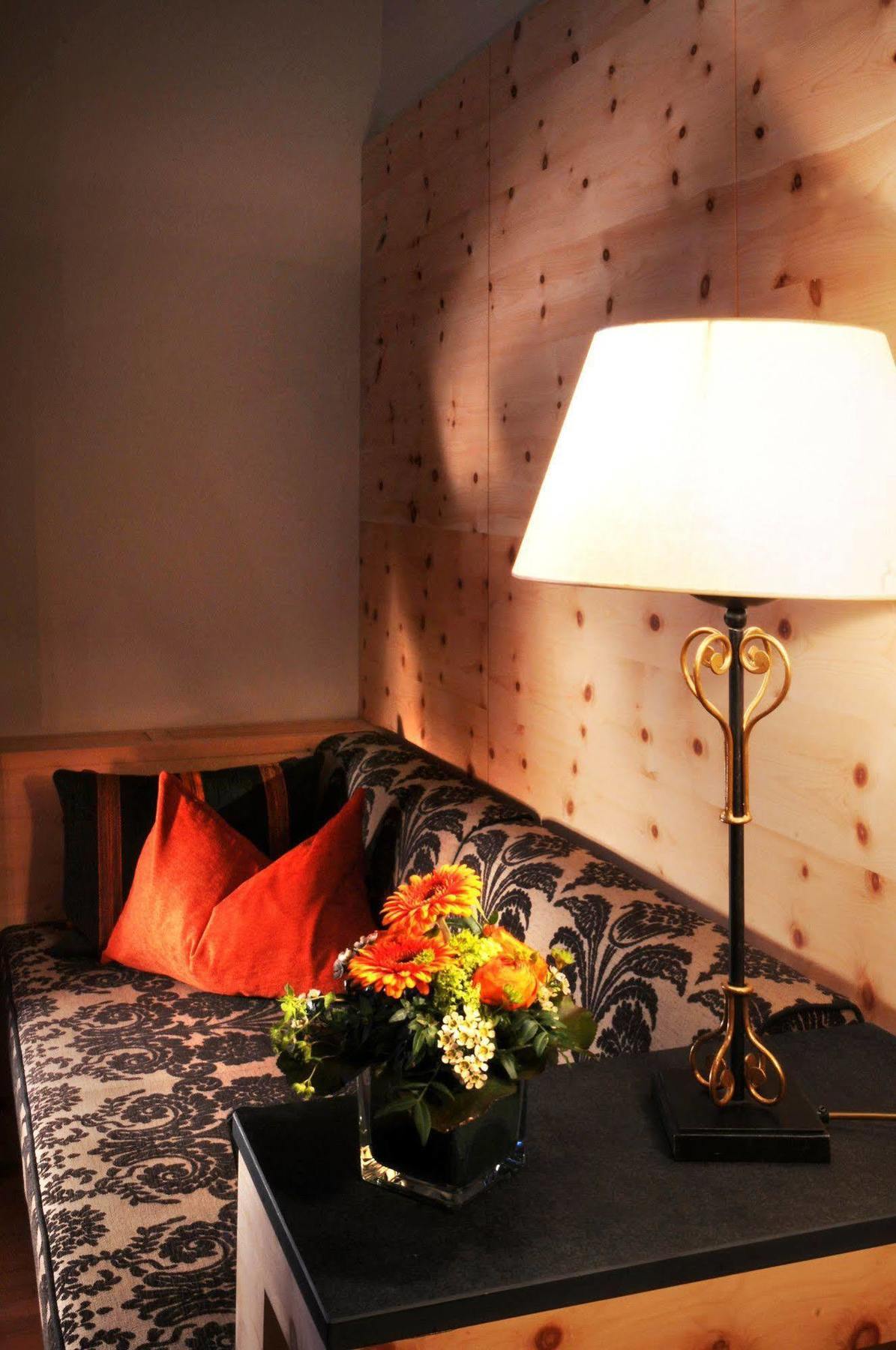 Chalet Brunnenhof 장크트안톤암아를베르크 외부 사진