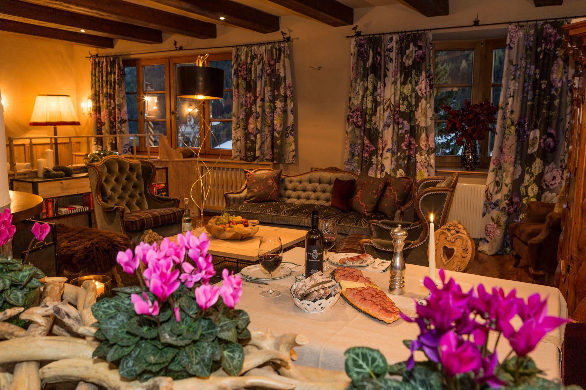 Chalet Brunnenhof 장크트안톤암아를베르크 외부 사진