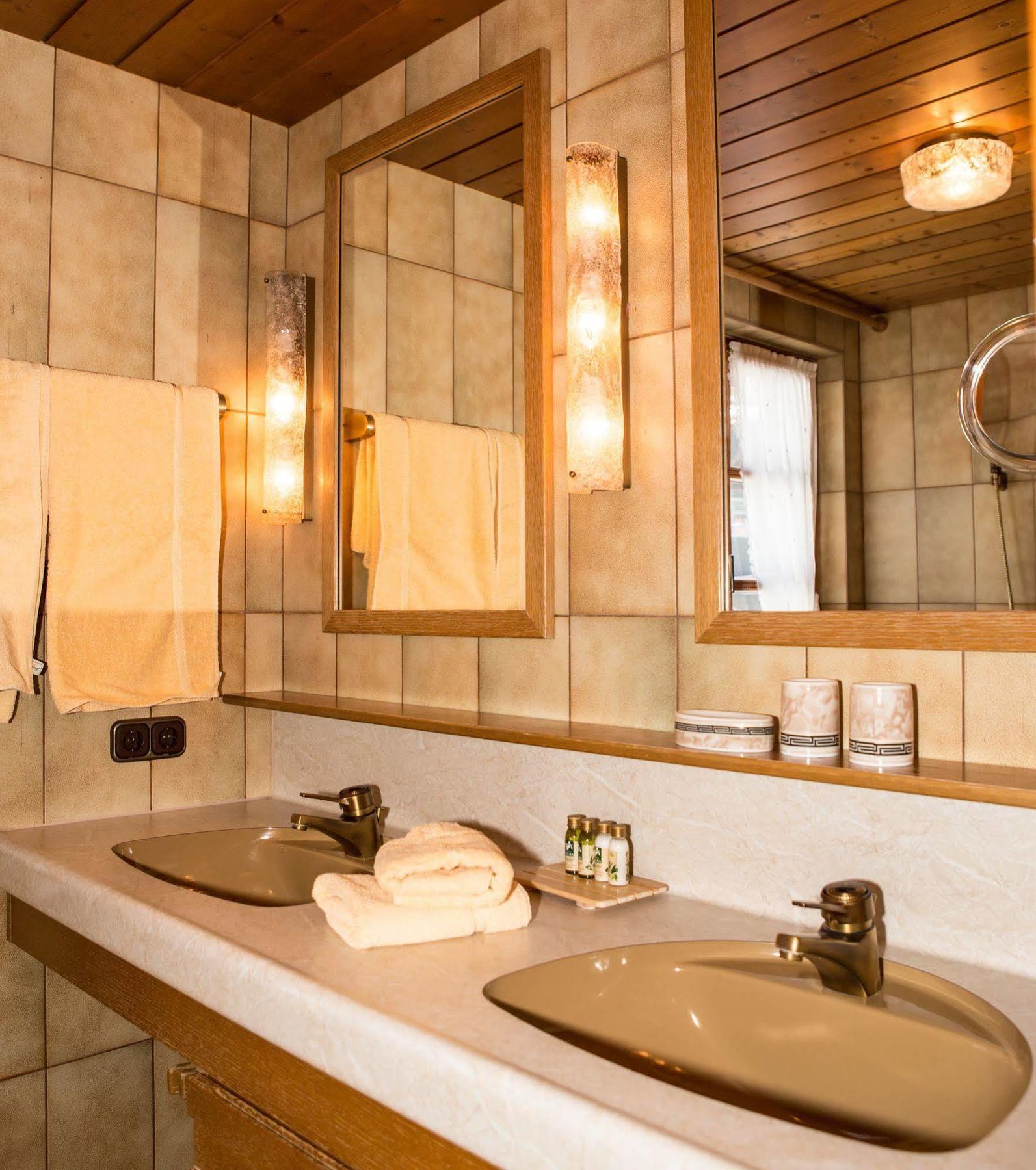Chalet Brunnenhof 장크트안톤암아를베르크 외부 사진