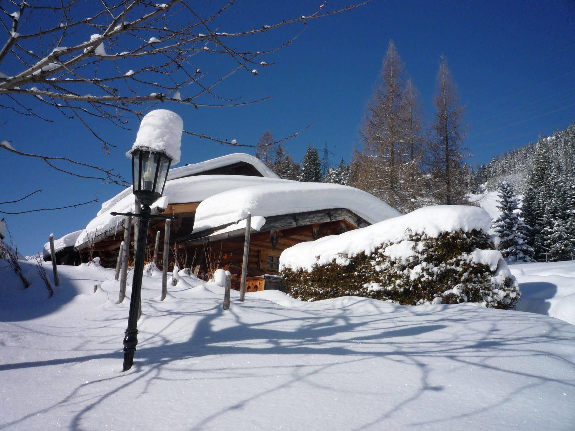 Chalet Brunnenhof 장크트안톤암아를베르크 외부 사진