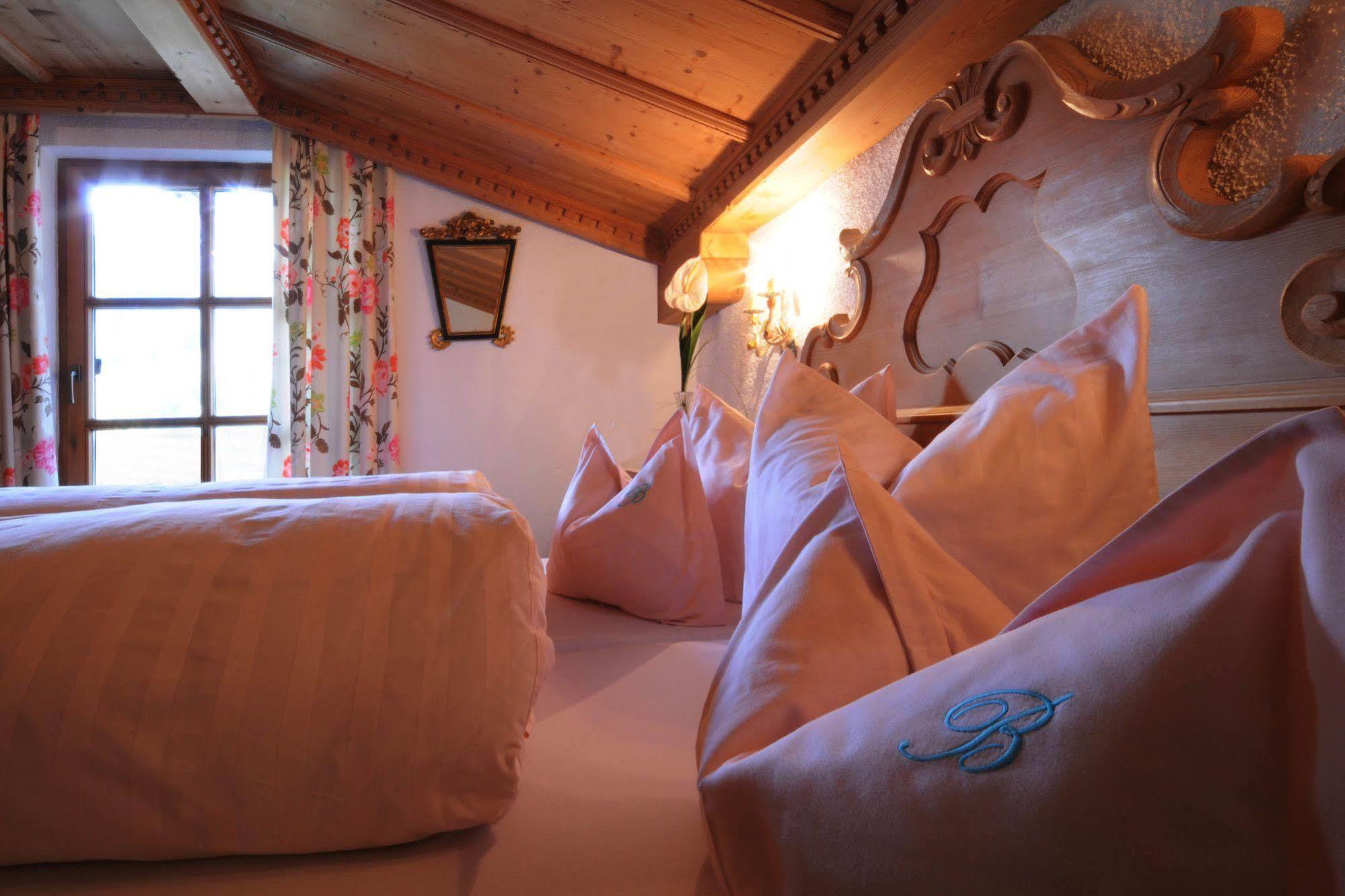 Chalet Brunnenhof 장크트안톤암아를베르크 외부 사진